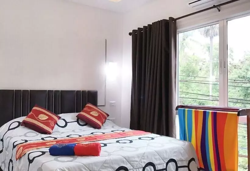 Hotelli Sawasdee Orange Phuket Guest House