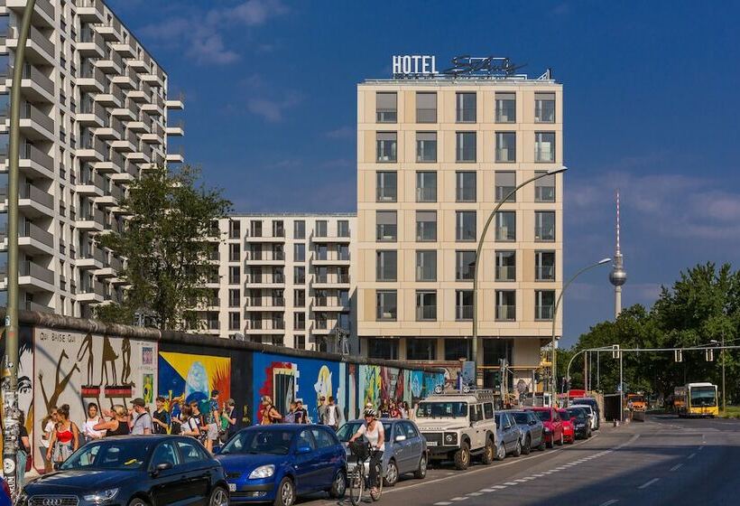 Schulz Hotel Berlin Wall At The East Side Gallery