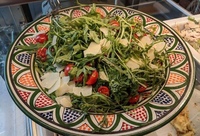 Schulz Hotel Berlin Wall At The East Side Gallery