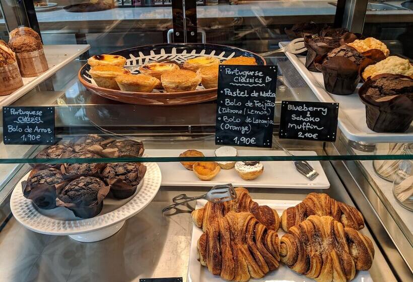 Schulz Hotel Berlin Wall At The East Side Gallery