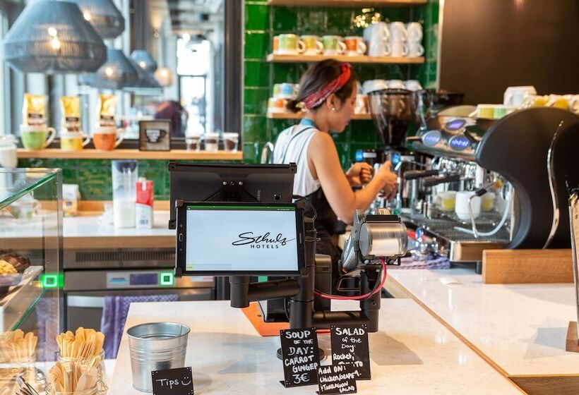 Schulz Hotel Berlin Wall At The East Side Gallery