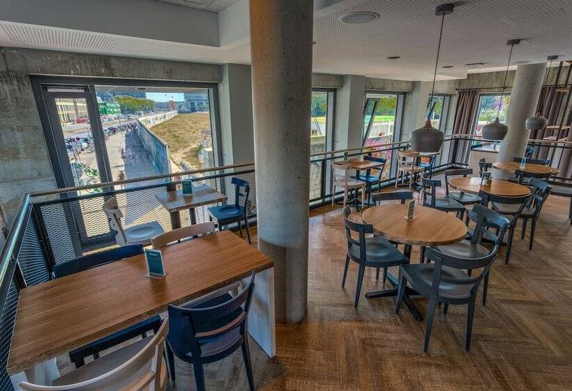 Schulz Hotel Berlin Wall At The East Side Gallery