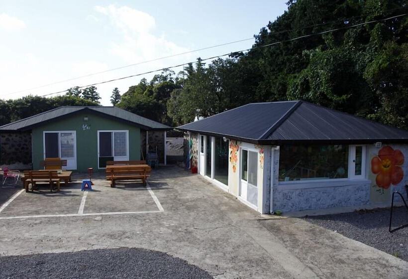 Bori Guesthouse Hostel