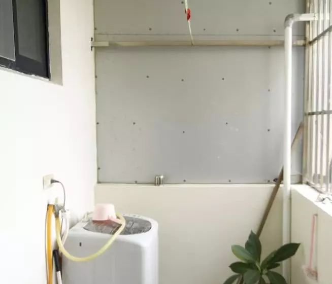 تختخواب و صبحانه Amigo