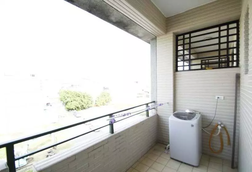 تختخواب و صبحانه Amigo