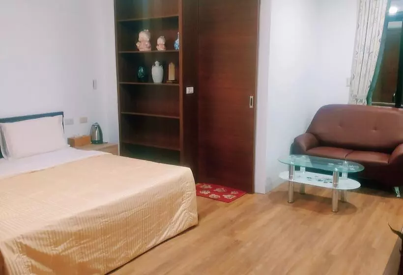 تختخواب و صبحانه Amigo