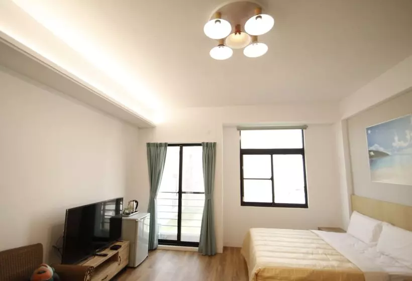 تختخواب و صبحانه Amigo