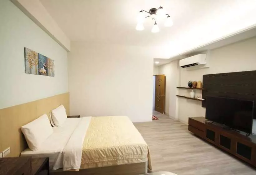 تختخواب و صبحانه Amigo