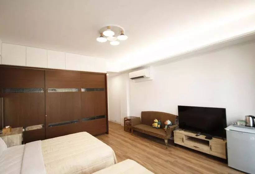 تختخواب و صبحانه Amigo