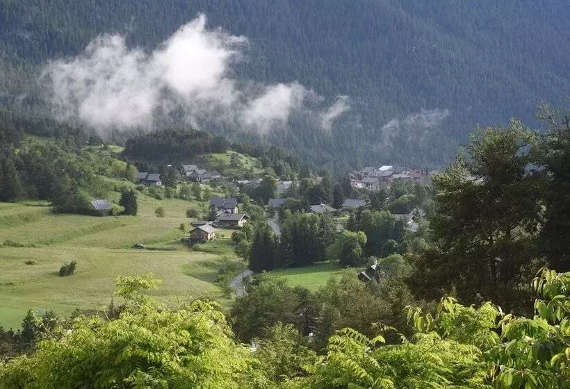 ベッドアンドブレックファースト Un Balcon En Montagne