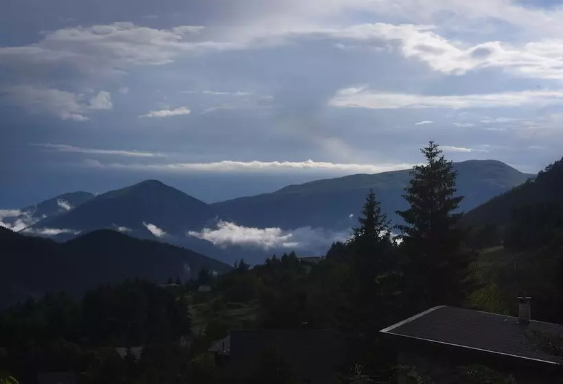 ベッドアンドブレックファースト Un Balcon En Montagne