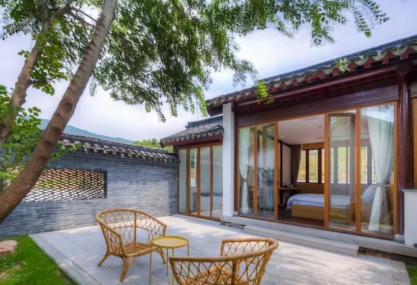 هتل Jiushu Shuiyue Resorts