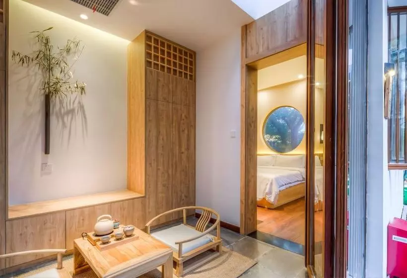 هتل Jiushu Shuiyue Resorts