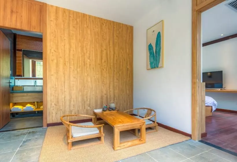 هتل Jiushu Shuiyue Resorts
