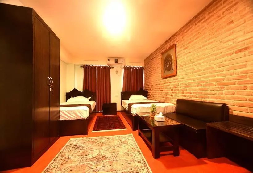 هتل Malla Inn
