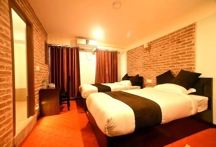 هتل Malla Inn