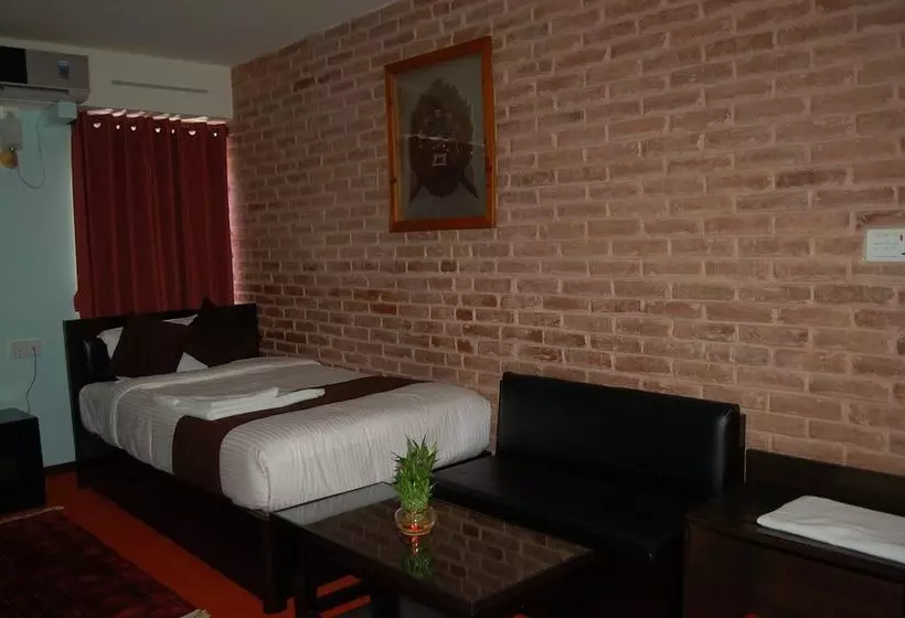 هتل Malla Inn