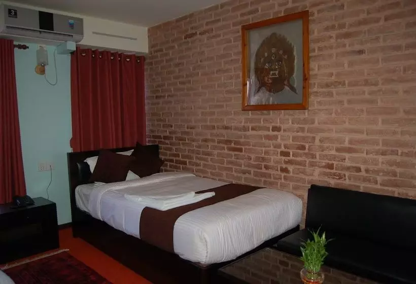 هتل Malla Inn