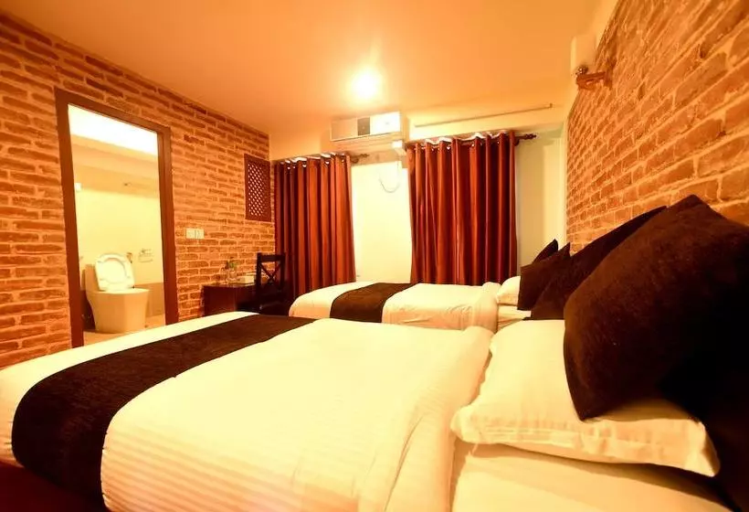 هتل Malla Inn