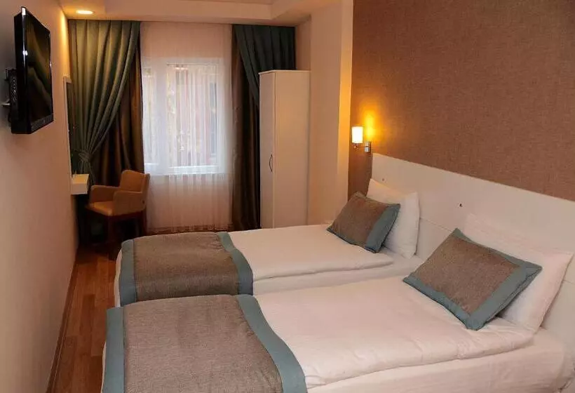 Hotel Parion House