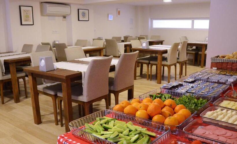 فندق Parion House