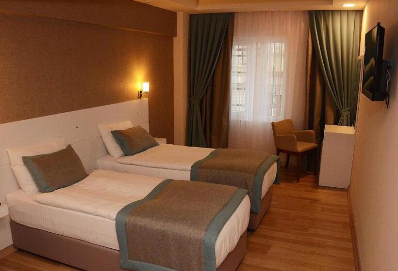 فندق Parion House