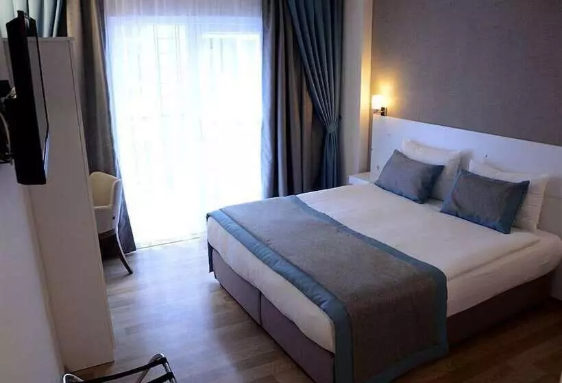 Hotel Parion House