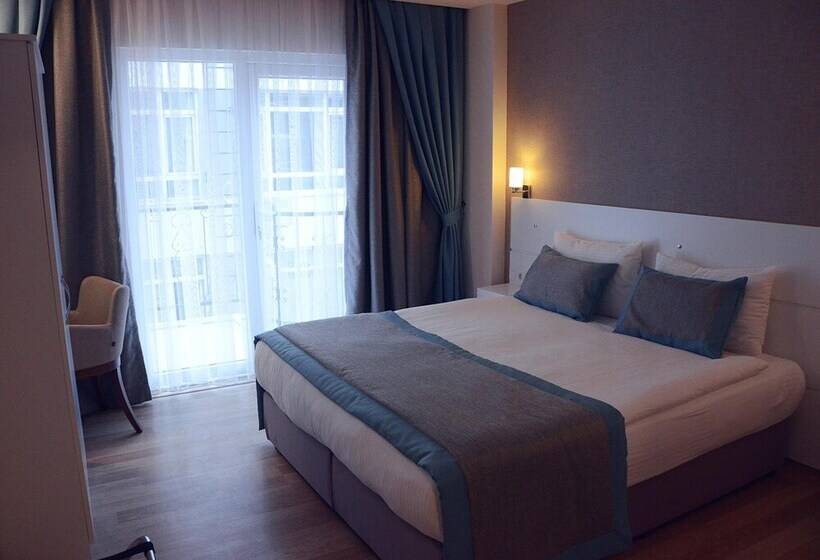 فندق Parion House