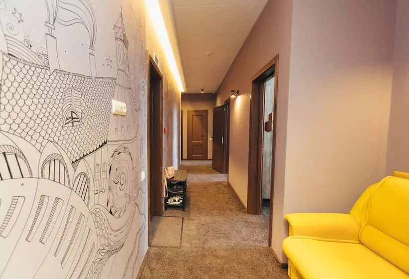 Karlson   Hostel