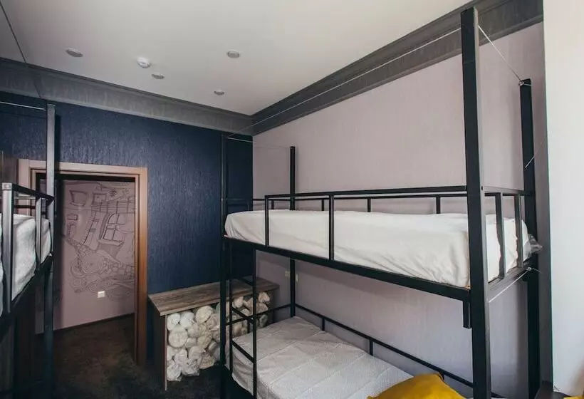 Karlson   Hostel