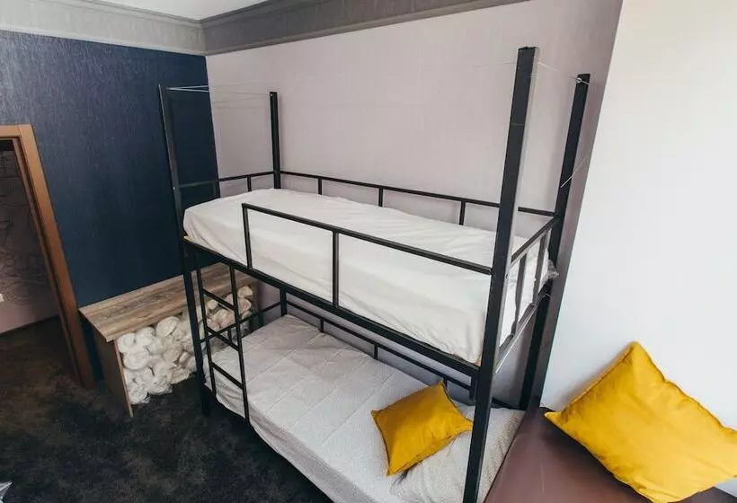 Karlson   Hostel