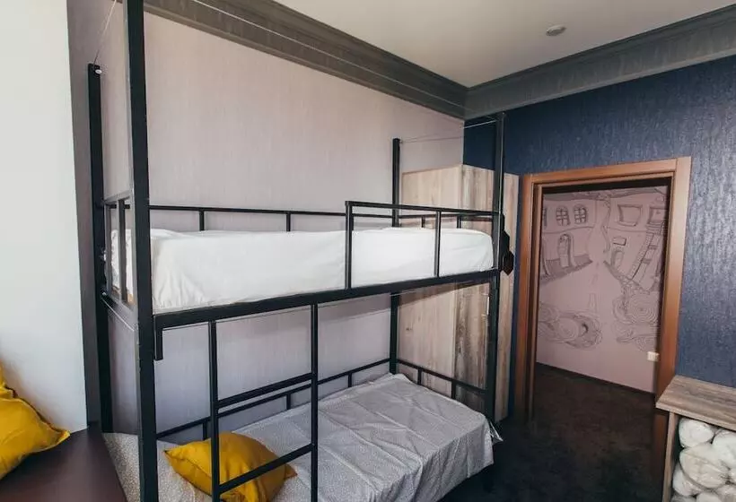 Karlson   Hostel