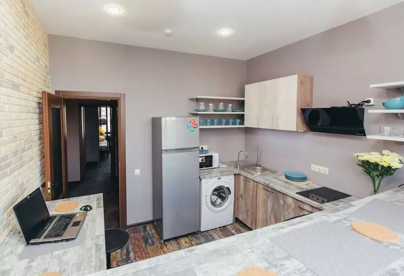 Karlson   Hostel