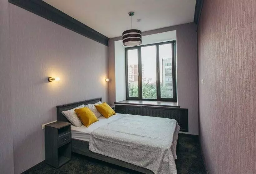 Karlson   Hostel