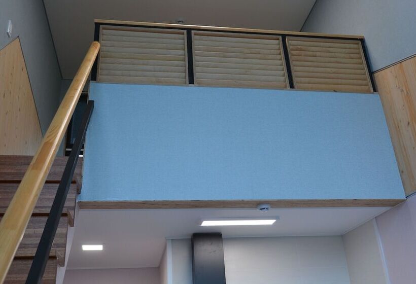 Pensione Donkey And Dog