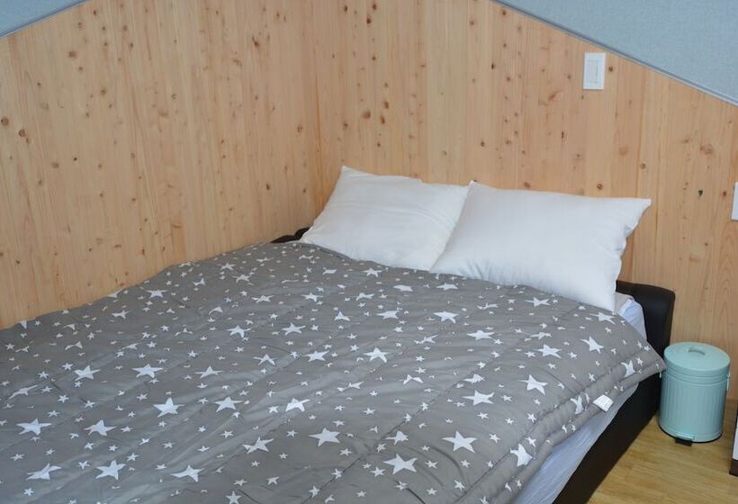 Pensione Donkey And Dog