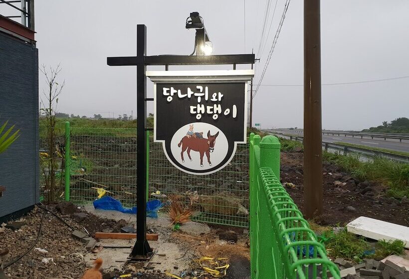 Pensione Donkey And Dog