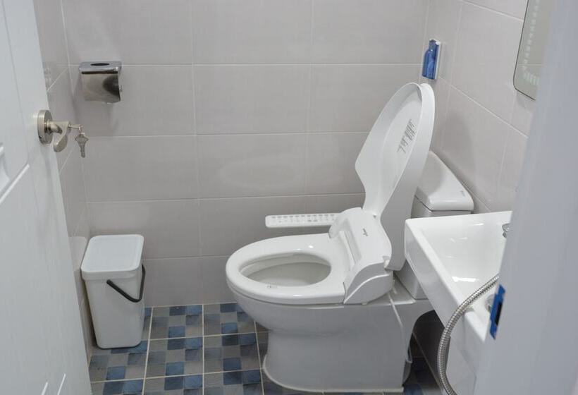 Pensione Donkey And Dog