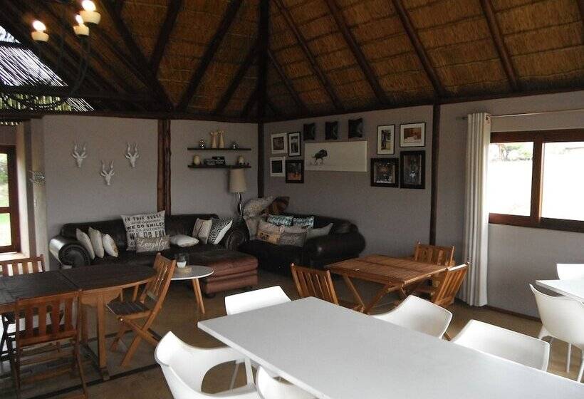 Hotel Mangwa Valley Game Lodge & Spa