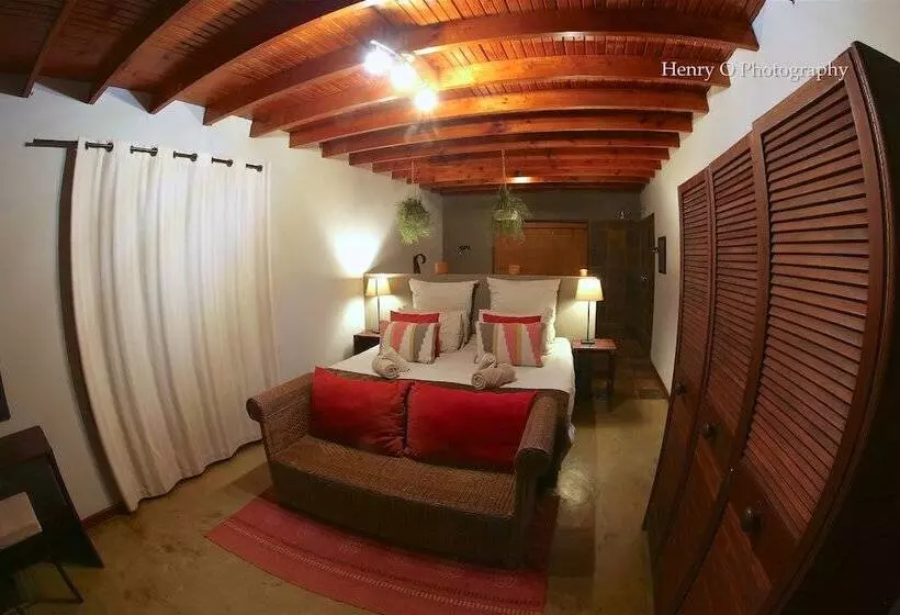 ホテル Mangwa Valley Game Lodge & Spa