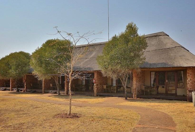 Hotel Mangwa Valley Game Lodge & Spa