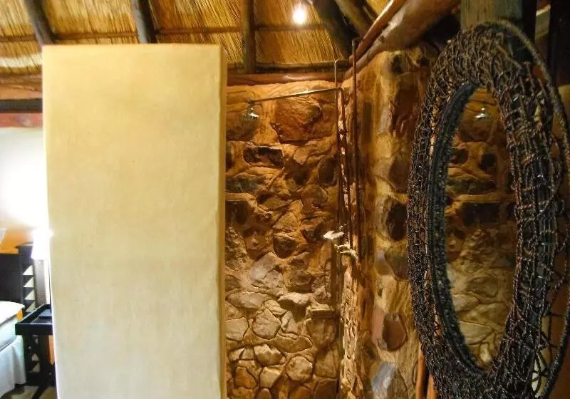 ホテル Mangwa Valley Game Lodge & Spa
