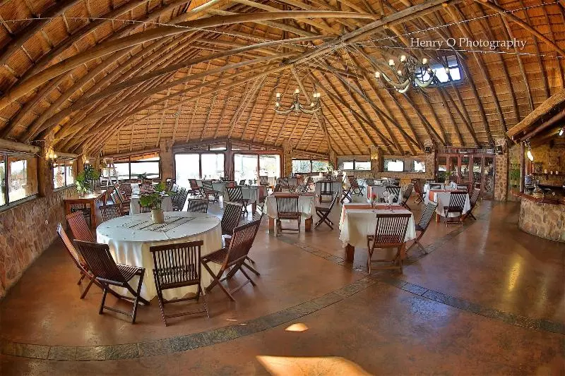 ホテル Mangwa Valley Game Lodge & Spa