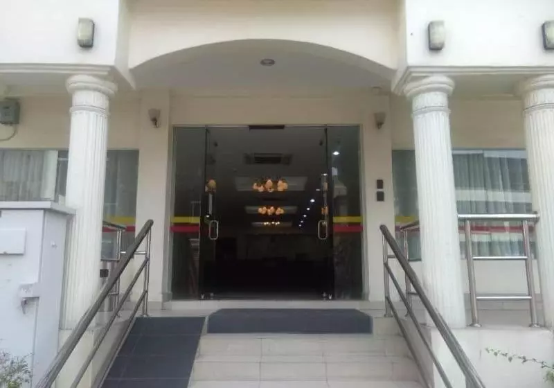 Hotelli Mewah Impiana