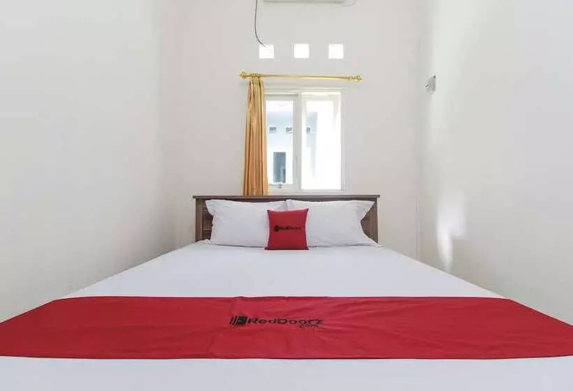 ホテル Reddoorz Near Universitas Palangkaraya