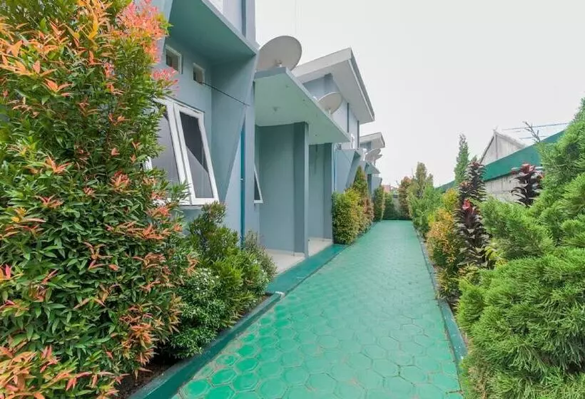 ホテル Reddoorz Near Universitas Palangkaraya