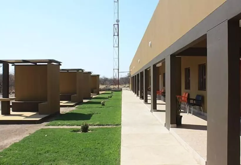 هتل Shikamasha Etosha Game Lodge