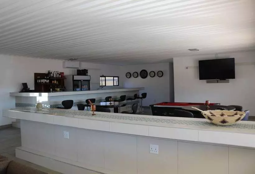 هتل Shikamasha Etosha Game Lodge