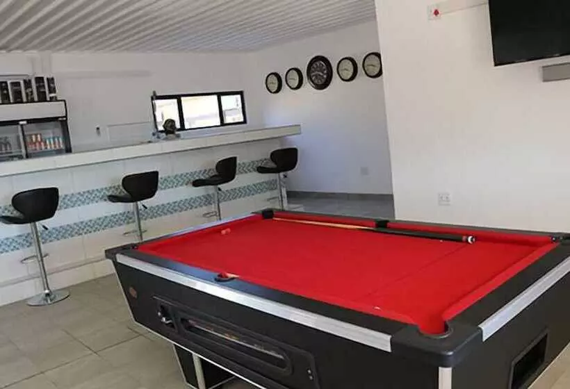 هتل Shikamasha Etosha Game Lodge