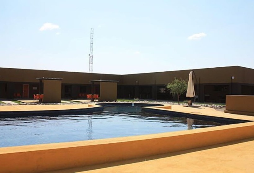 فندق Shikamasha Etosha Game Lodge